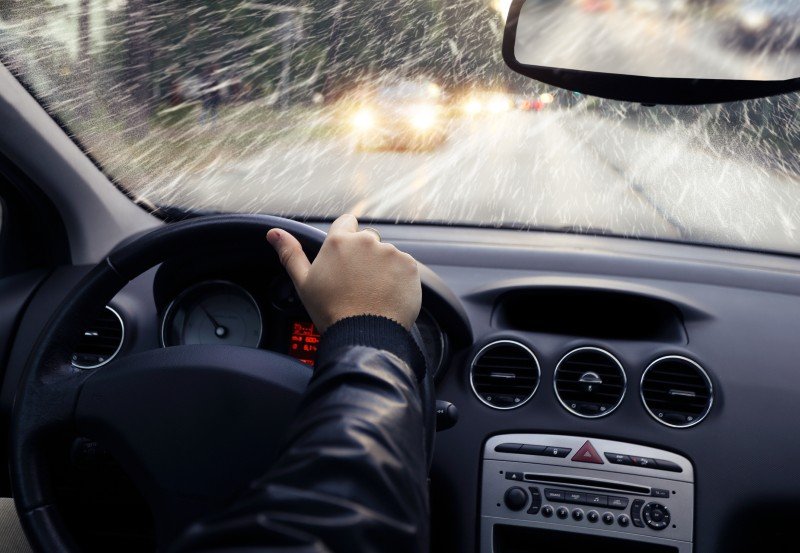 5 نکته بسیار مهم برای رانندگی در روزهای بارانی